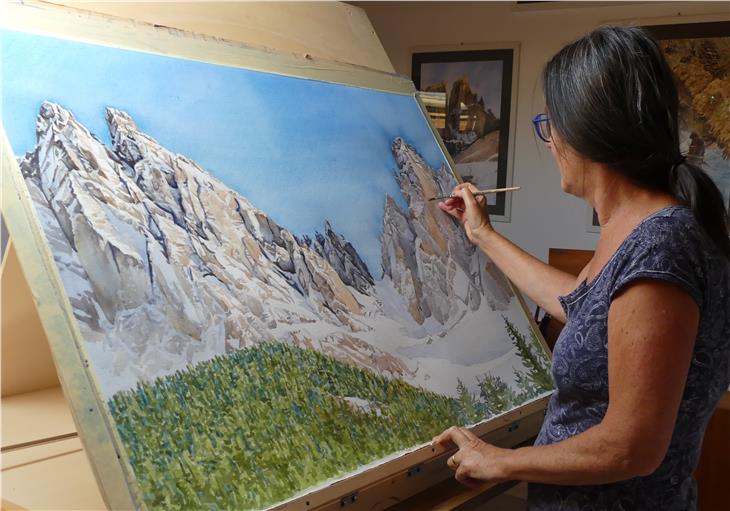 Si svolgerà mercoledì 5 agosto l’inaugurazione della mostra di acquerelli “Dolomiti: montagne che incantano” presso il Centro visite Puez-Odle, a S. Maddalena – Funes (Foto: ASP/Silvia Nava)