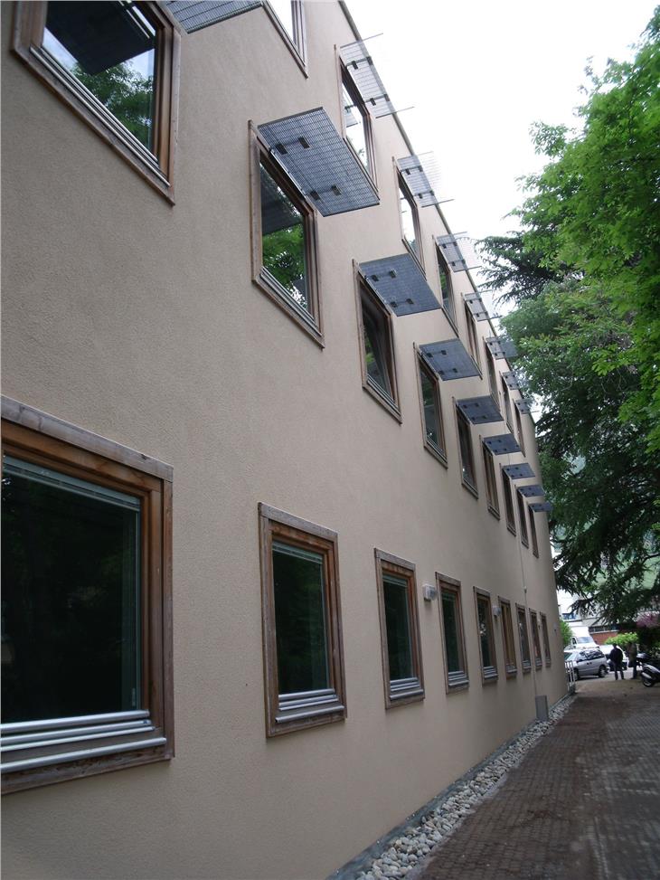 I centri diurni socio-pedagogici “Europa” per le persone con disabilità saranno sistemati nel prefabbricato in via Fago 14A a Bolzano. (Foto: ASP/Ripartizione efilizia)