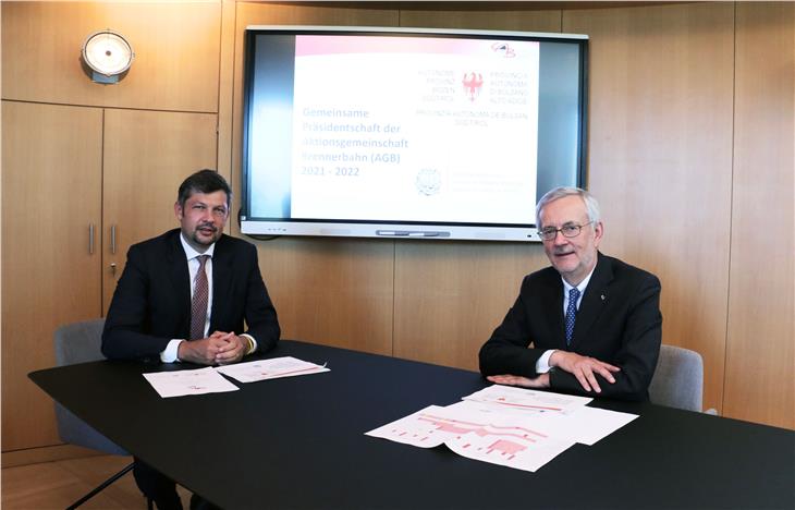 Daniel Alfreider e Michl Ebner, hanno concordato un programma per la presidenza della Comunità d'Azione della Ferrovia del Brennero (Foto: ASP/Ingo Dejaco)