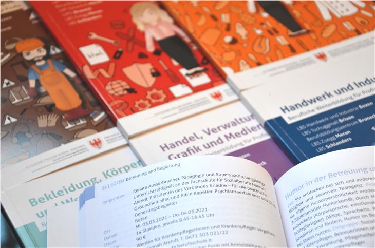 Formazione continua nelle scuole professionali in lingua tedesca, pronta la brochure. (Foto: ASP/Friedl Brancalion) (BB-Brosch_ren-2021.jpg  -  1982 Kb)