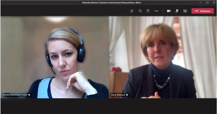L'assessora Waltraud Deeg in videoconferenza con Daniela Unterholzner (Foto: ASP)
