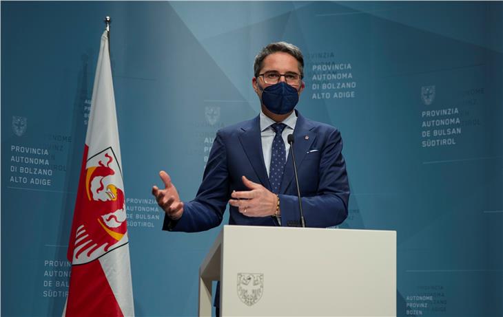Il presidente Kompatscher chiede al governo di poter procedere con caute e parziali riaperture (Foto: ASP/Fabio Brucculeri)
