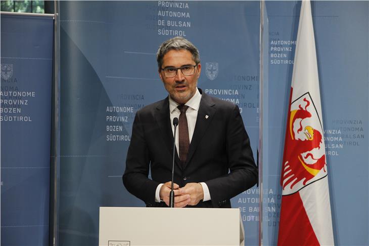 Il presidente Kompatscher ha annunciato un allentamento del coprifuoco anche in Alto Adige. (Foto: ASP/gst)