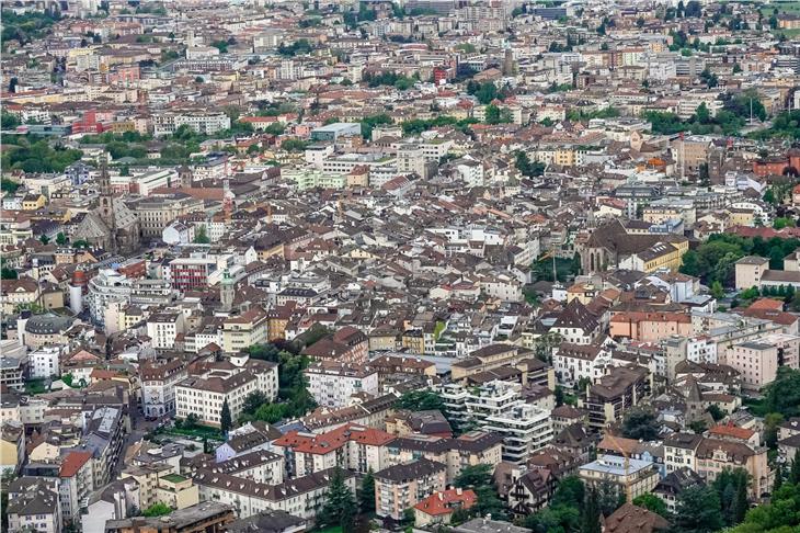 Dei 16 milioni di euro messi a disposizione per il conguaglio IRAP, circa 3 milioni di euro sono destinati al Comune di Bolzano. (Foto: Unsplash)