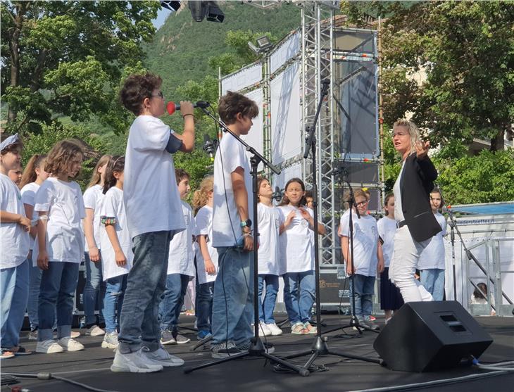 All'Arena del Talvera a Bolzano festa di fine anno per la scuola italiana (Foto ASP)