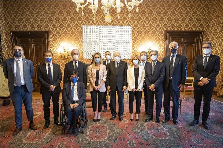 La delegazione di Milano Cortina 2026 assieme al Presidente della Repubblica, Sergio Mattarella (Foto: Quirinale)