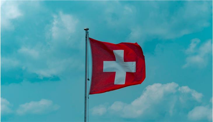 L'accordo finanziario con la Svizzera prevede una compensazione per i Comuni venostani dove risiedono gli altoatesini pendolari. (Foto: Unsplash)