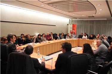 Un momento dell'incontro con i sindacati