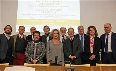 Da sin.: Anna Simonati, Christine Roilo, Salvatore Settis, Renata Codello; dietro: Martin Bredenbeck, Zeno Bampi, Hans-Jörg Ruch, Bernhard Furrer, Giorgio Bonsanti, Florian Mussner, Valentino Pagani