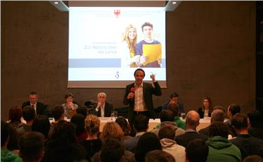 Molto seguita la serata informativa dell’Ufficio apprendistato sul progetto pilota di un biennio finalizzato all’Esame di Stato.