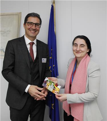 Kompatscher ha discusso dell'iniziativa delle Regioni anche con Elisabetta Sicuracusa, del Gabinetto del commissario UE all'agricoltura Hogan. Foto: USP/Alexander Louvet