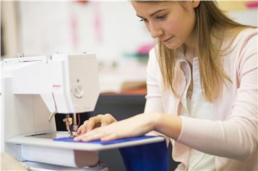 La SP economia domestica e agroalimentare Aslago propone corsi di cucito per adulti e giovani. Adesioni entro il 14 e il 20 febbraio (Foto: USP/SP Aslago)