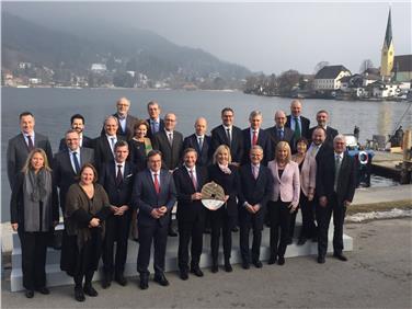 Assemblea Eusalp, foto di gruppo in riva al Tegernsee