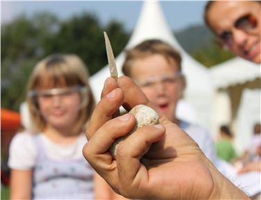 IL primo appuntamento di “Pomeriggio per famiglie 1+1” sarà incentrato sull'utilizzo della pietra focaia