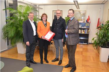 Pronto soccorso in Val Gardena, si tratta per i medici di base: d. s. Rolando Demetz, Martha Stocker, Tobia Moroder e Moritz Demetz - Foto: USP/Anne Savio