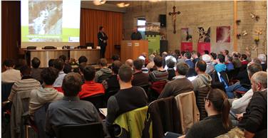 Agricoltura montana: Irrigazione dei prati, tema convegno esperti presso la Scuola professionale Salern a Varna (Foto: USP/Centro sperimentazione Laimburg)