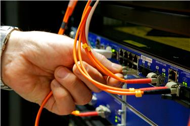 Anche nel 2017 la Provincia investirà nella diffusione della banda larga con la rete in fibra ottica (Foto USP)