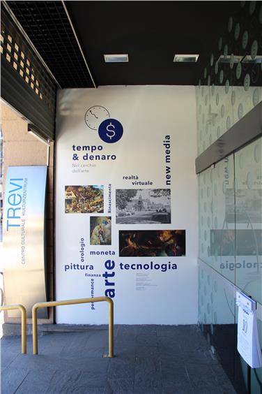 L'ingresso del Centro Culturale Trevi, in via Cappuccini 28 a Bolzano, sede del Centro Multilingue (Foto: USP/T.Mola)