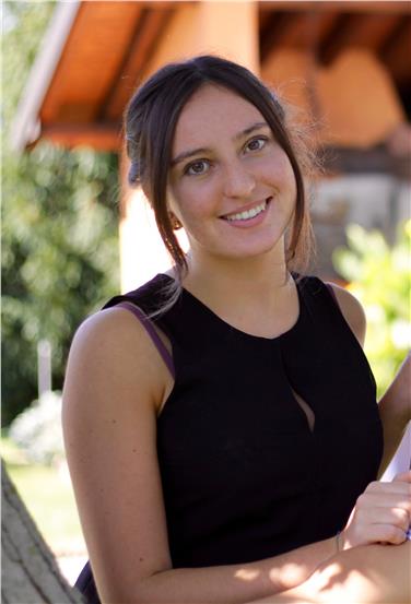 Anna Pernpruner del Franziskaner-Gymnasium è la vincitrice assoluta della categoria Senior della IV edizione delle Olimpiadi provinciali di Italiano L2