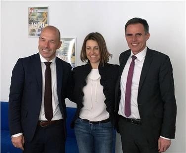 L'assessore Richard Theiner assieme a Ugo Parolo e alla ex campionessa di sci alpino, Deborah Compagnoni (Foto USP)