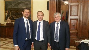 Importante passo in avanti per la minoranza ladina: il deputato Daniel Alfreider, il Ministro per gli affari regionali e le autonomie Enrico Costa e l'assessore Florian Mussner (Foto USP)