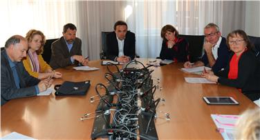 Scuole Infanzia: confronto assessori Achammer e Deeg con i sindacati (Foto:USP/M.Ebert)