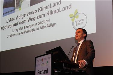 Alto Adige verso il KlimaLand: l'intervento dell'assessore Richard Theiner alla Giornata dell'energia (Foto USP/mb)