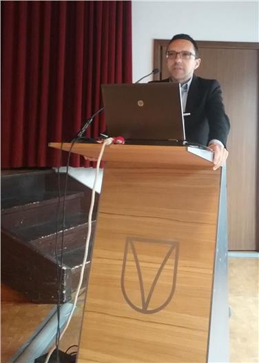 Assessore Tommasini: garantire sicurezza e manutenzione costante e attenta della rete stradale ottimizzando i costi con materiali e tecniche innovativi (Foto: USP/Renza Espen)