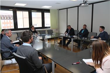 Incontro fra l'assessore Achammer e le comunità comprensoriali: come favorire l'integrazione. Foto USP/me