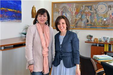 Incontro tra le assessore Beate Palfrader e Waltraud Deeg per parlare di EuregioFamilyPass Foto USP