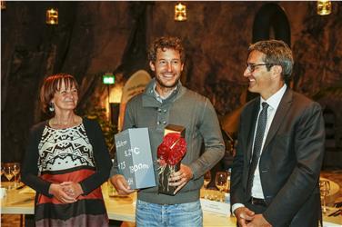 Kompatscher e Stocker con Aaron March, vincitore della Coppa del mondo di snowboard. Foto: Oskar Verant