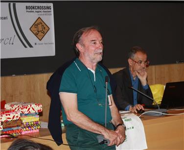 Il presidente di Aessebi, Giuliano Gobetti, nel corso della cerimonia di premiazione del concorso "Serendipity 2016-17"