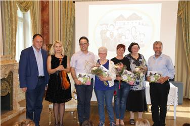 "Che bello andare in vacanza", il primo libro per bambini del Touriseum, narra la storia dei viaggi in Tirolo