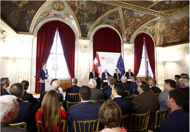 Da sinistra Kurz, Kompatscher, Pfeifer, Palermo, Khol - Foto: Dragan Tatic