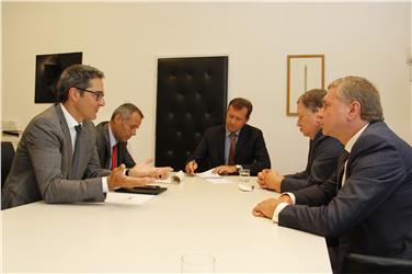 La delegazione russa a colloquio con Kompatscher Foto: USP/mb