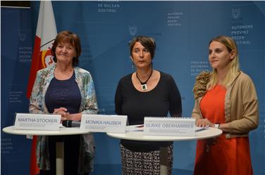 Conferenza stampa dell'assessora Stocker con Monika Hauser, fondatrice di Medica mondiale