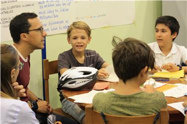 L’assessore Christian Tommasini ha visitato “La Città dei Ragazzi” allestita, come di consueto, al Palaresia di Bolzano