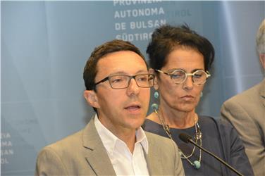 L'assessore Christian Tommasini e la sovrintendente Nicoletta Minnei nel corso della conferenza stampa odierna