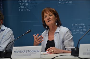 Per l’assessora Stocker “Le organizzazioni garantiscono servizi nel settore sociale nell’interesse pubblico all’insegna dell’esternalizzazione, un grande valore aggiunto per l’Alto Adige.” (Foto:USP/B.Franzelin)