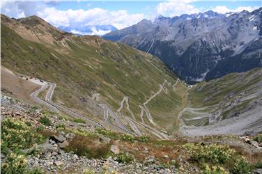 La strada che porta a Passo Stelvio: accordo tra Alto Adige e Lombardia per la valorizzazione (Foto USP/mb)