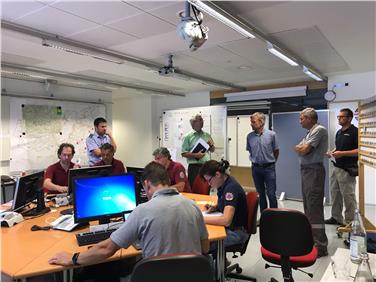 Vertice presso la centrale della Protezione civile di Bolzano prima della partenza con Schuler, Pollinger e Gapp (Foto USP/Agenzia protezione civile)