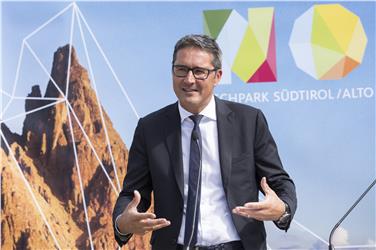 Arno Kompatscher: parco tecnologico come luogo di confronto tra le aziende, la scienza e la ricerca (Foto BLS/D. Pertoll)