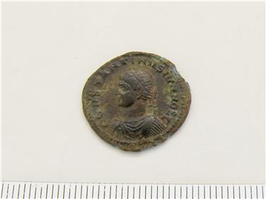 Moneta romana di Constantino II rinvenuta a Laghetti Foto Usp