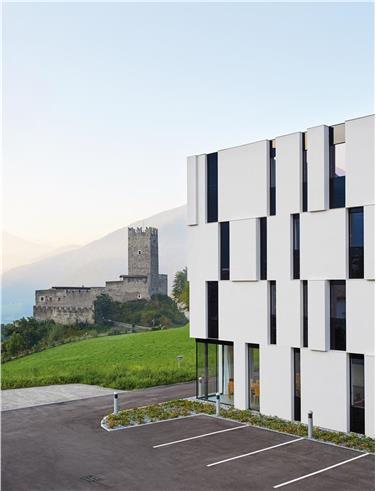 Il nuovo Convitto per la Scuola professionale agraria e forestale "Fürstenburg" a Burgusio/Malles (Foto: Pohl-Immobilien)