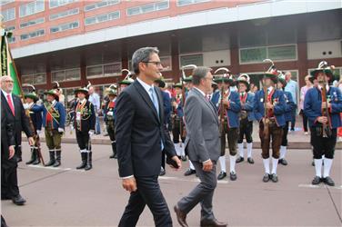Tradizionale ricevimento tirolese, a Innsbruck, per Kompatscher e Platter (Foto USP/rm)
