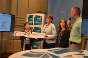 Presentata oggi dall’assessora Stocker la campagna di sensibilizzazione "Attività fisica su prescrizione – AFIP”. Da sin.: Brigitte Innitzer von Lutterotti, l'assessora Stocker, Priska Kofler ed Alex Mitterdorfer Foto: USP/BF