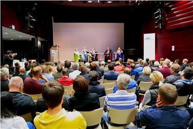 Il treno per la mobilità del futuro: serata informatica con Dejaco, Ausserdorfer, Kompatscher, LR Mussner e Burger (Foto USP/rc)