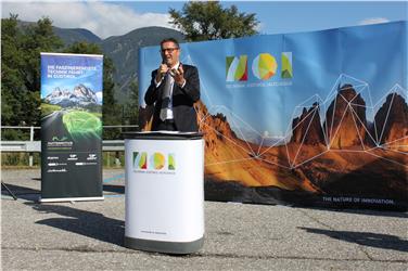 Centro di eccellenza per l'automotive: il presidente Kompatscher presenta la sede di Brunico del parco tecnologico (Foto BLS/Alexander Alber)