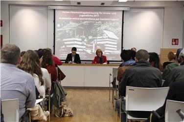 L'assessora Deeg ha incontrato le organizzazioni che garantiscono l'offerta di assistenza extrascolastica (Foto G. Boninsegna)