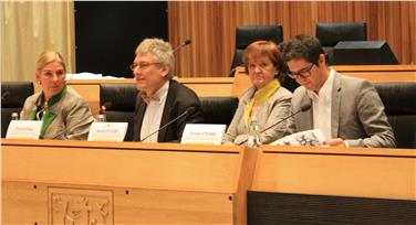 L'assessora Stocker ha presentato il masterplan del settore IT dell'Azienda sanitaria ai consiglieri provinciali Da sin: Andrea Kdolsky, Thomas Schael, l'assessora Martha Stocker e Christian Steurer